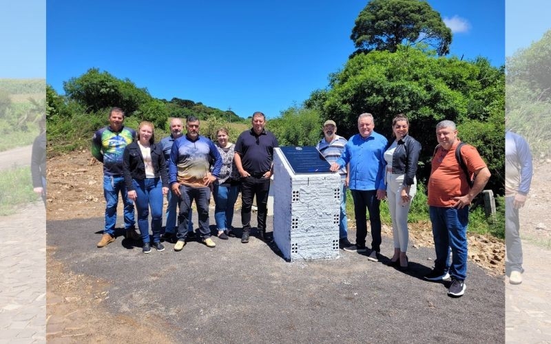 Bandiera e Lio inauguram primeira pavimentação da estrada do Travessão